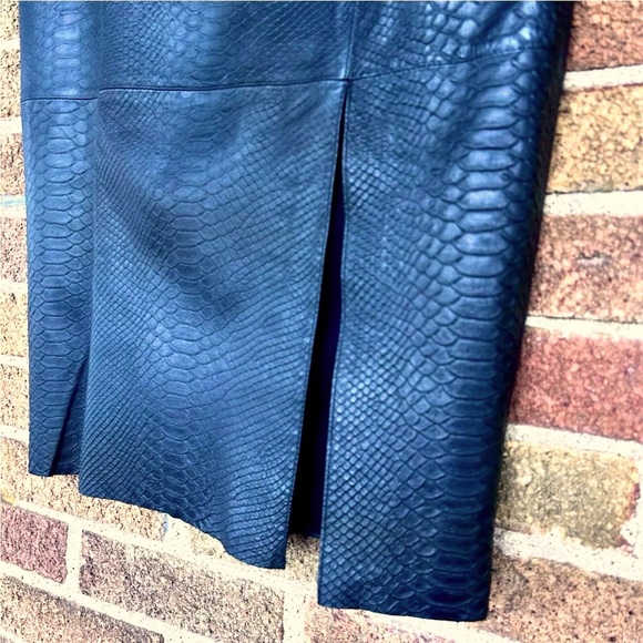 ALICE + OLIVIA Lambs Leather Pencil Snakeskin Midi Skirt Womens Size 6 Black - Picture 3 of 16